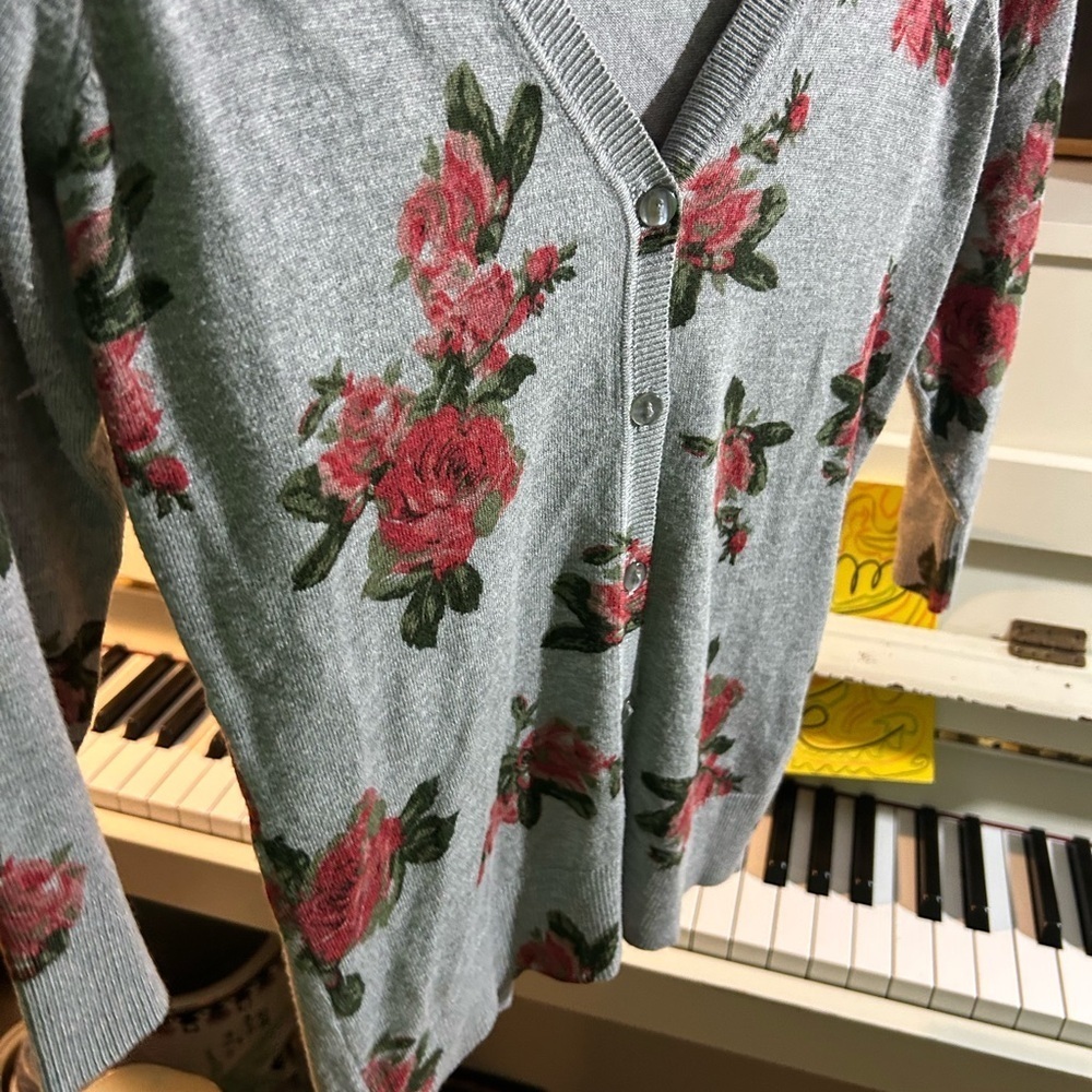 Ricki’s Gray Floral Cardigan Women’s XS Button Front Fairy Goth Preppy Sweater - Picture 10 of 12